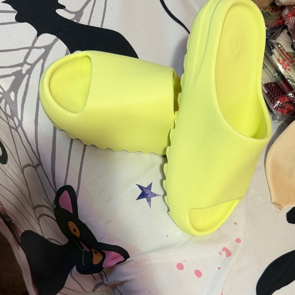 Adidas Yeezy Slide - Glow Green - US M 10 Excellent Condition No Box - Picture 5 of 8